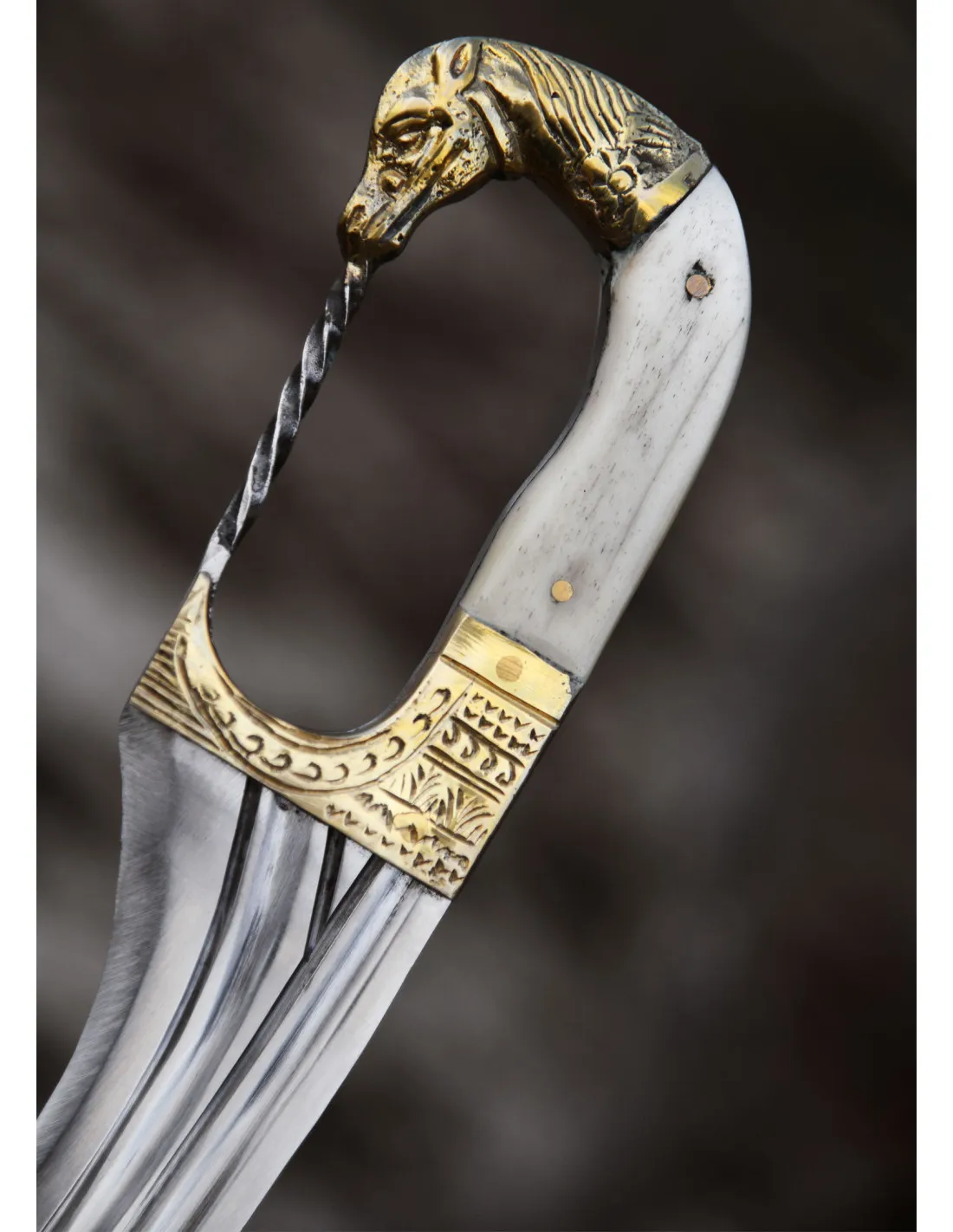 FALCATA, KOPIS CON CUCHILLO, MANGO CABEZA CABALLO, S. IVIII A.C.