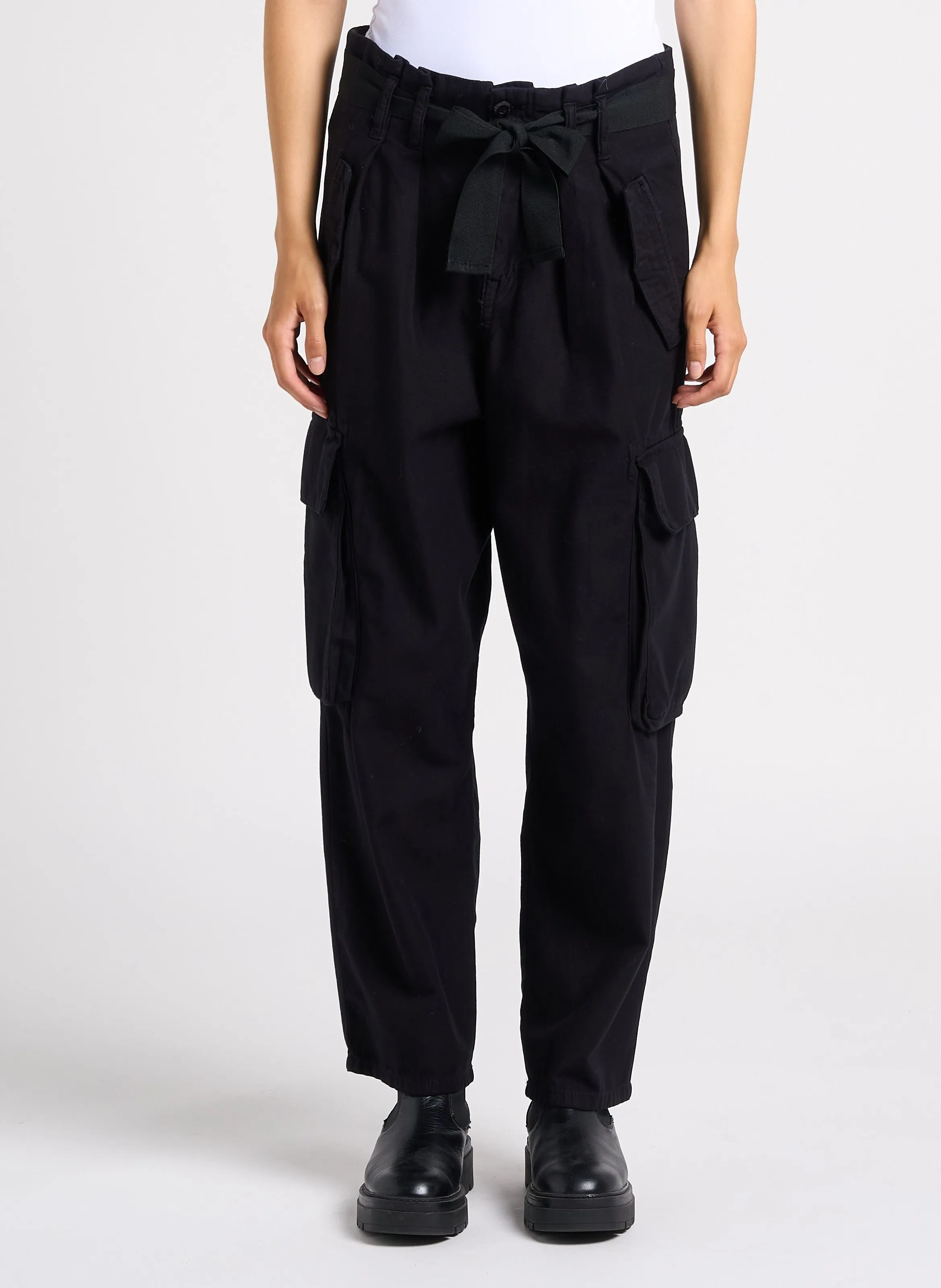 LE TEMPS DES CERISES AMBROISE  PANTALóN MILITAR DE ALGODóN DE TIRO ALTO EN NEGRO