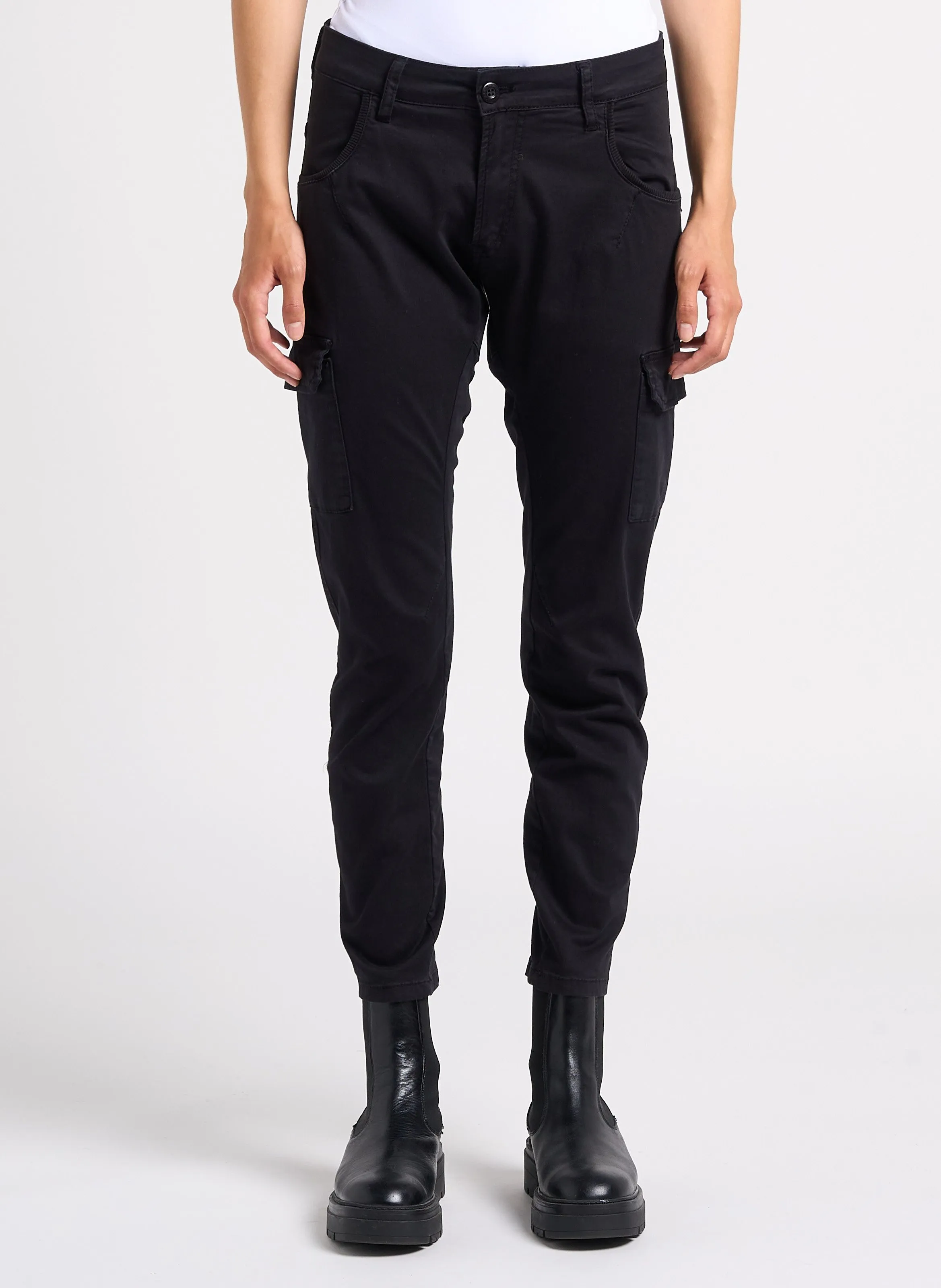 RIVERA  PANTALóN CARGO EN NEGRO